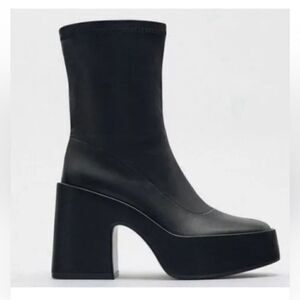 Zara Black Chunky Heel Platform Retro Ankle
Boots (Size 40/9)